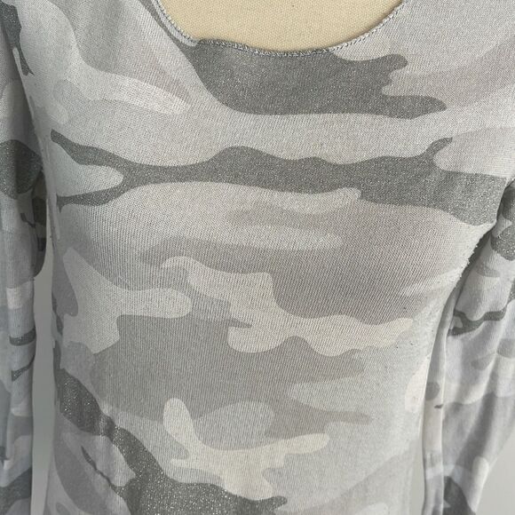 Grey Cam light weight top (nwt) - Picture 2 of 7